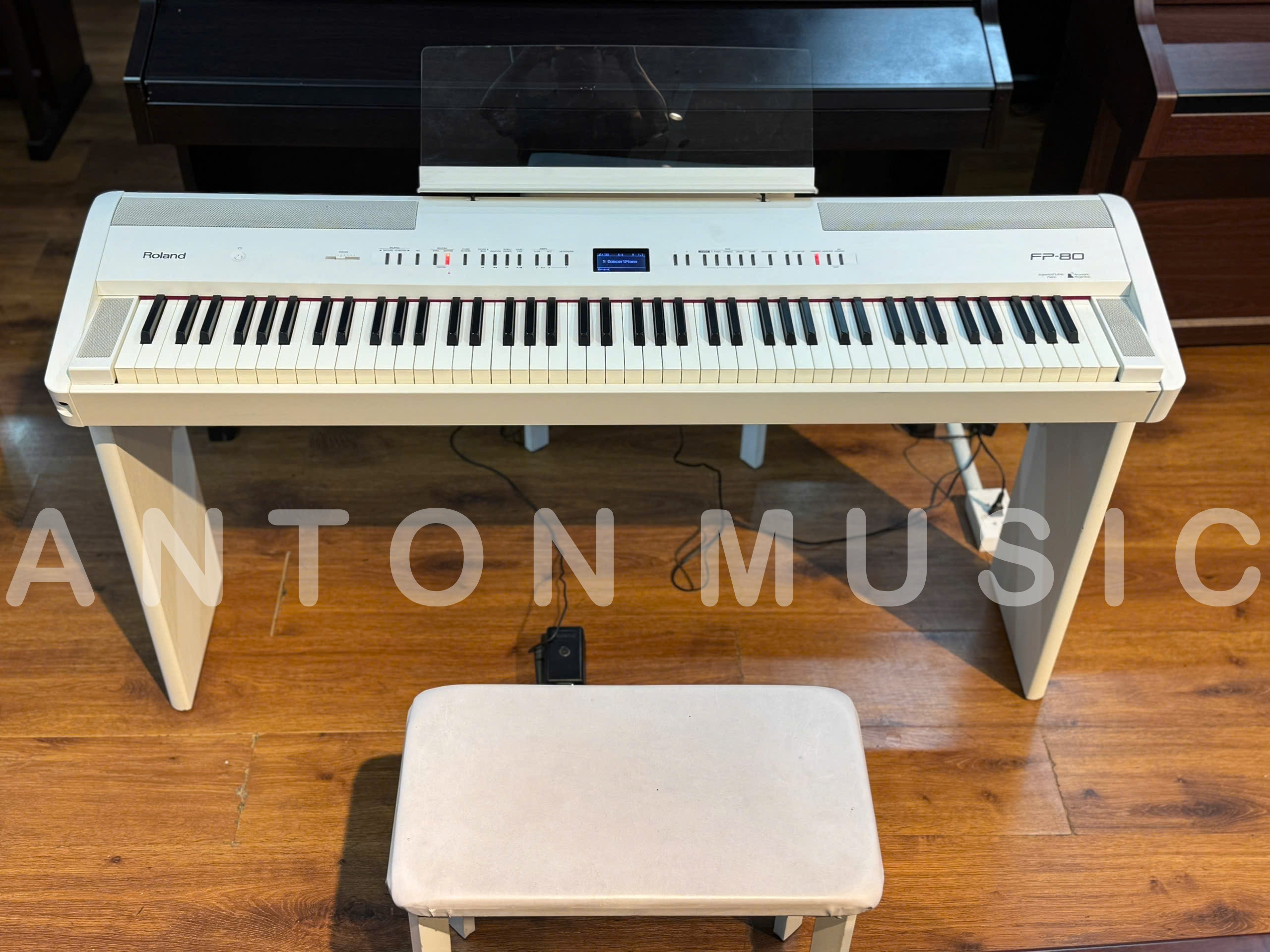 Thiết kế tổng thể và triết lý người dùng của đàn piano Roland FP-80 hướng đến sự linh hoạt hiện đại và tiện ích biểu diễn