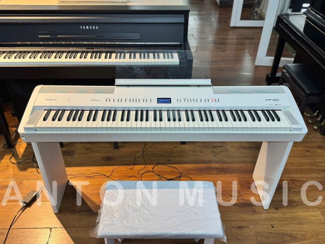 Đàn piano điện Stage biểu diễn Roland FP-80 trắng sáng (FP-80 WH) hàng Nhật