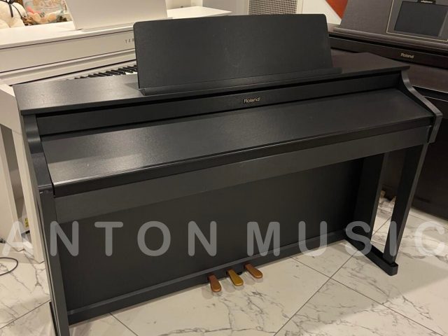 Đàn piano gia đình chuẩn Nhật Roland HP505B đen gỗ giá tốt dòng Home Piano đời cao phím nặng phủ ngà, chất âm hay phù hợp cho bé mới học