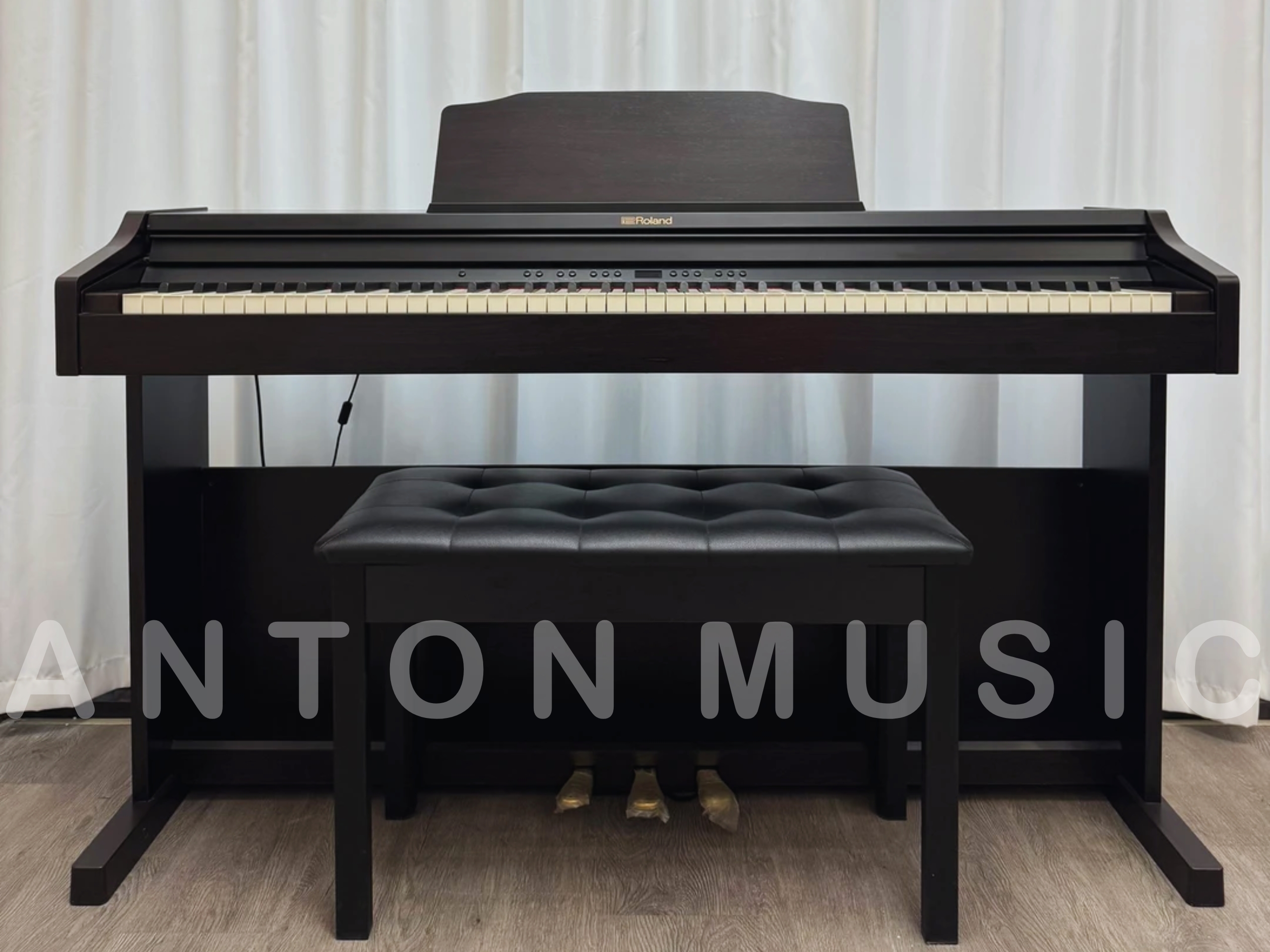 Đàn Piano Roland RP501R CR (RP501) Nâu Đen Đương Đại Qua Sử Dụng – Dòng RP – Phím Nặng – Kết Nối Bluetooth – Điệu Đệm Tự Động – Nhiều Tiếng Nhạc Cụ – Digital