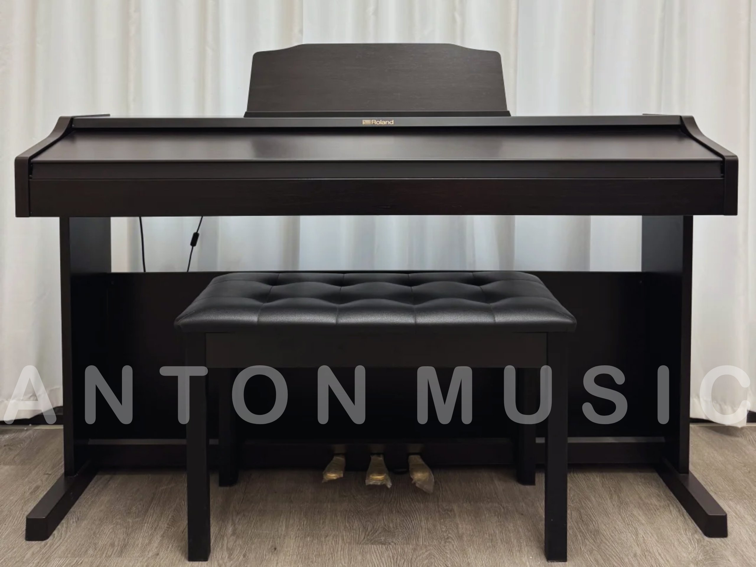 Đàn piano điện Nhật Bản Roland RP501R-CR (RP501) nâu đen là model sản xuất vào năm 2016 thuộc dòng RP