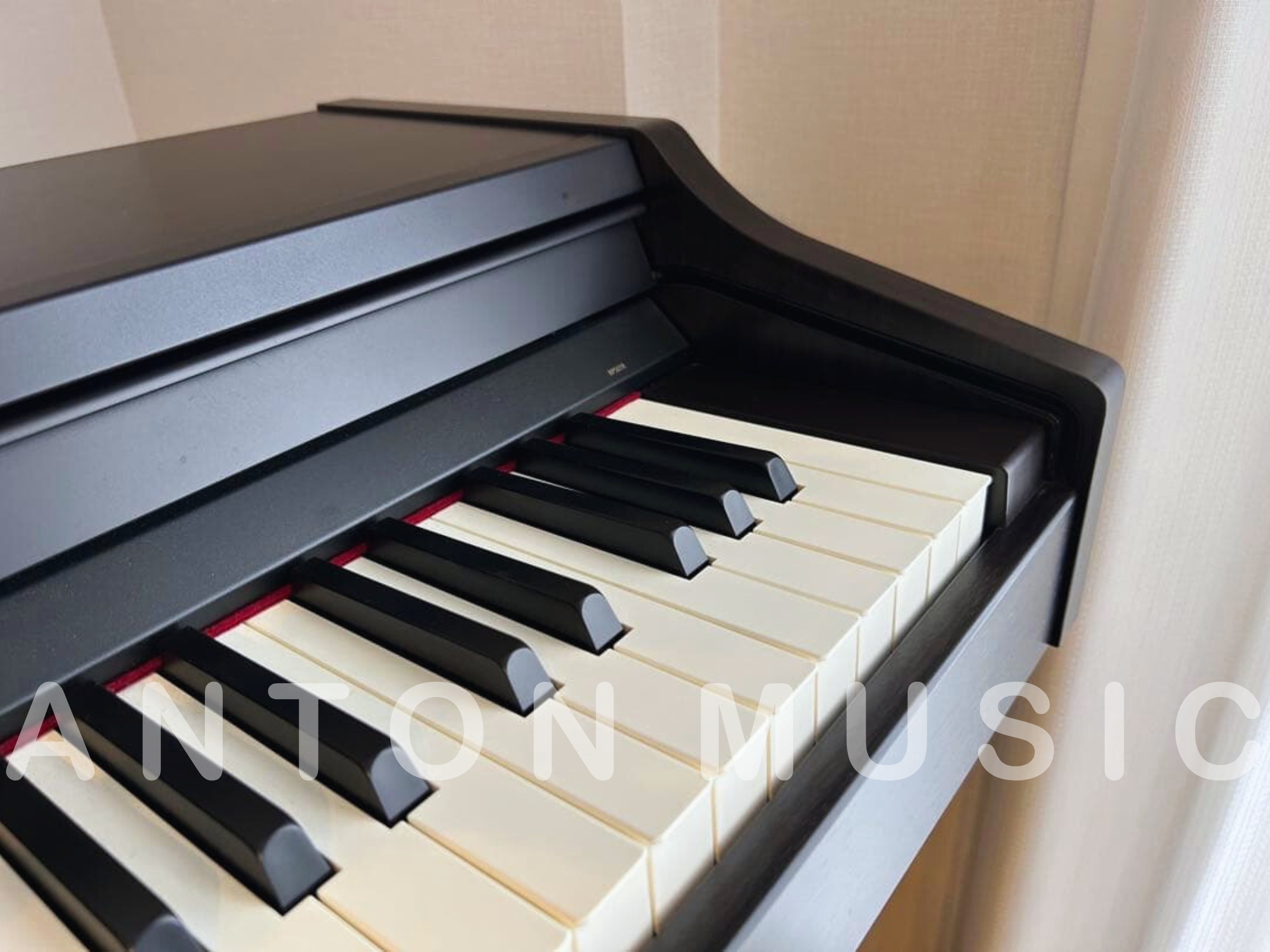 Cơ chế bàn phím PHA-4 mô phỏng tinh tế độ nặng đàn cơ