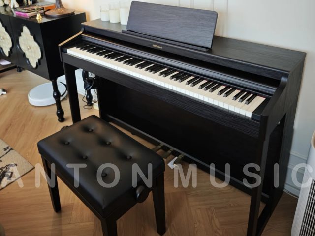 Đàn piano điện Roland RP-701 màu