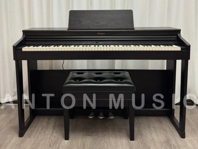 Đàn piano điện nhỏ gọn Roland RP-701 là model sản xuất vào năm 2021 thuộc dòng piano dành cho gia đình