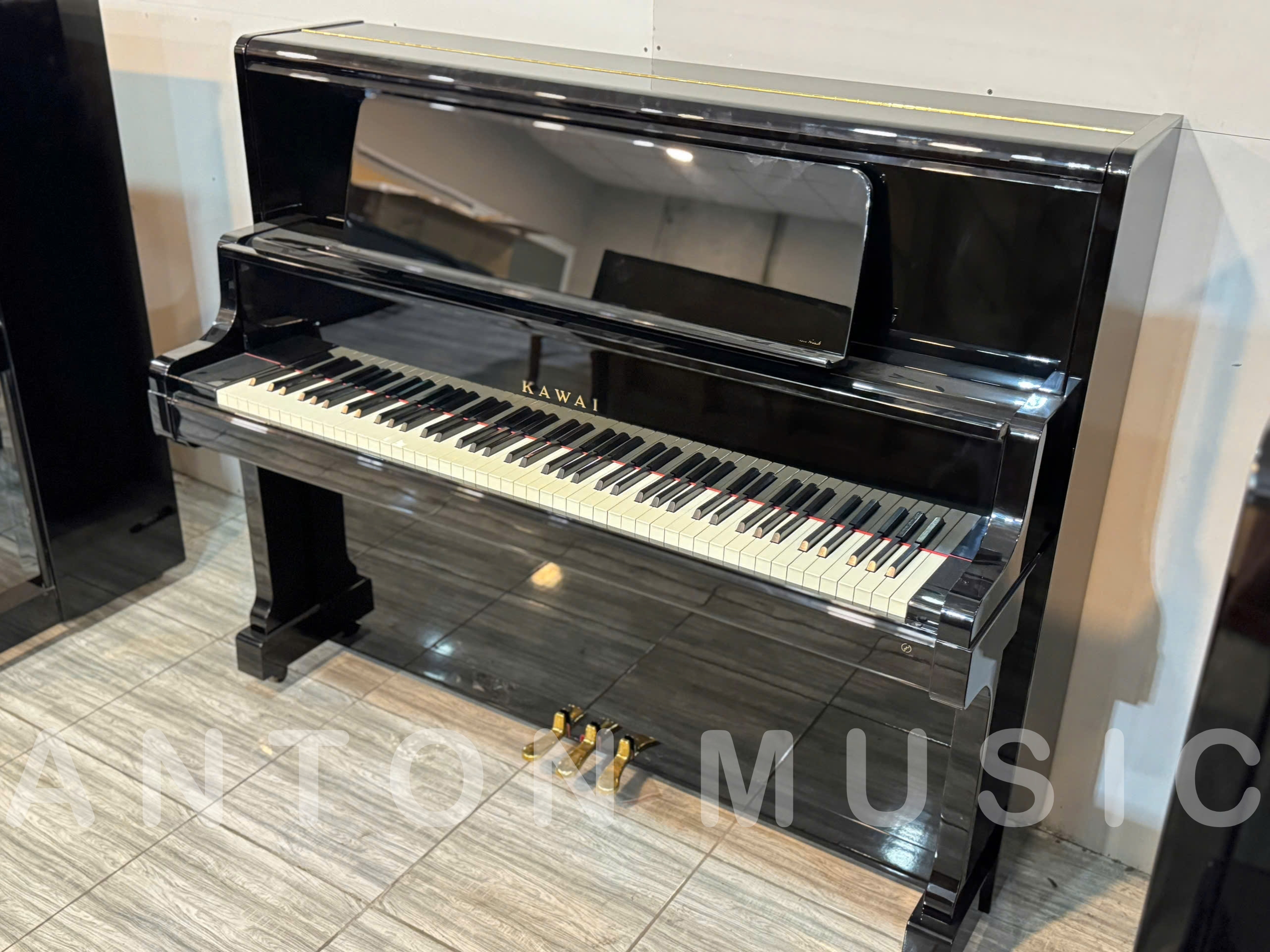 Đàn Cơ Kawai US5X Like New Đen Bóng Dòng US Cao Cấp – Bản Giới Hạn – Giá Nhạc Rời Nắp Đàn – Upright