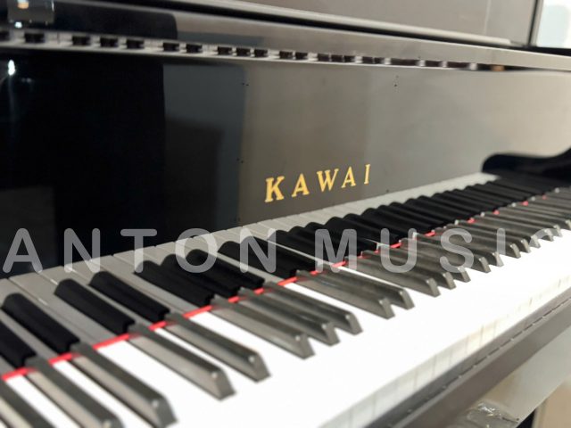 Đàn piano cơ Kawai US60M (US-60M) đen bóng bản giới hạn đặc biệt kỷ niệm 60 năm thành lập Kawai