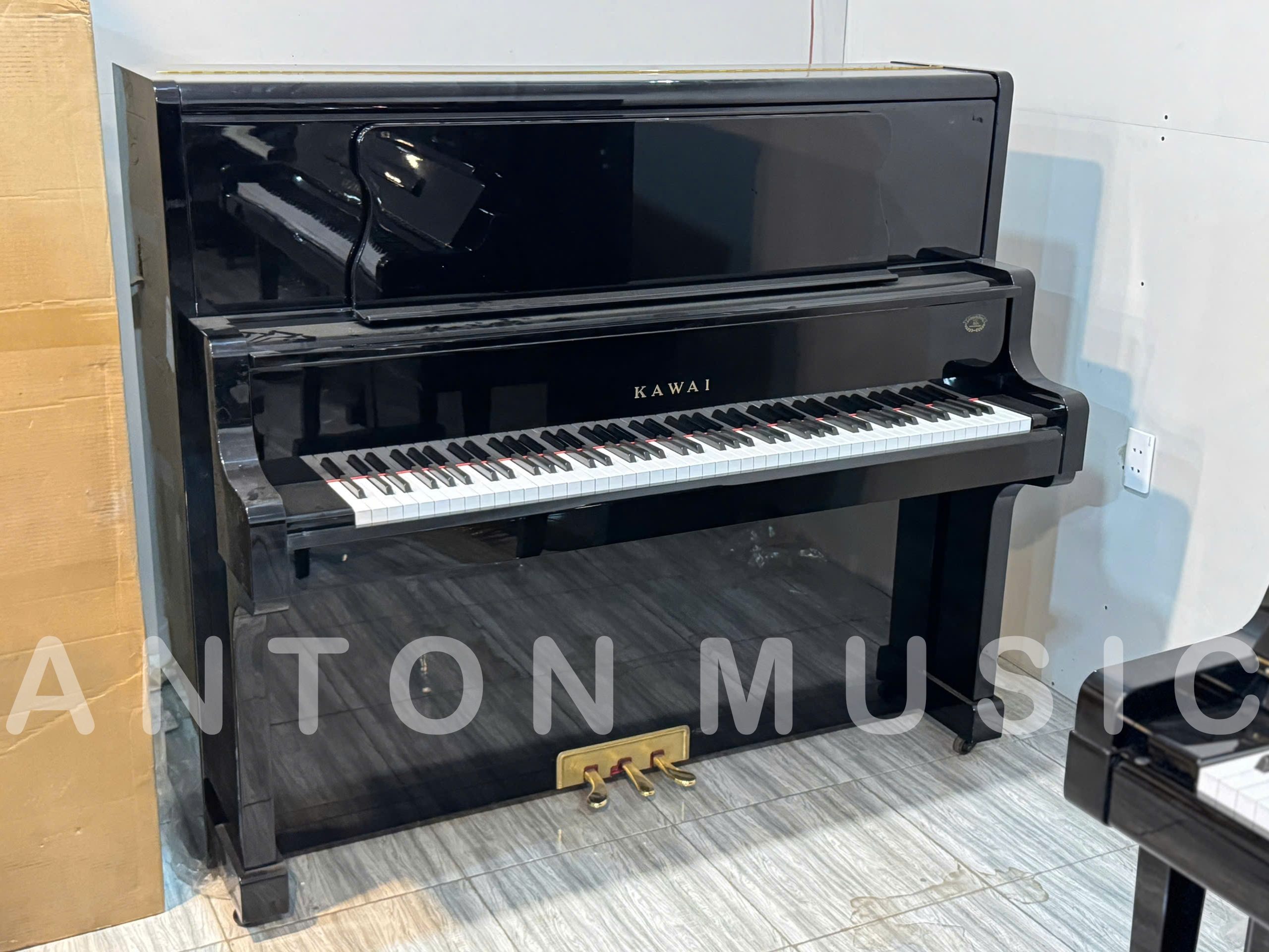 Đàn Cơ Kawai US60M Like New Đen Bóng Dòng US Cao Cấp  Đen Bóng Dòng US Cao Cấp Bản Giới Hạn Năm 1987 Kỷ Niện 60 Năm Thành Lập Kawai – Upright