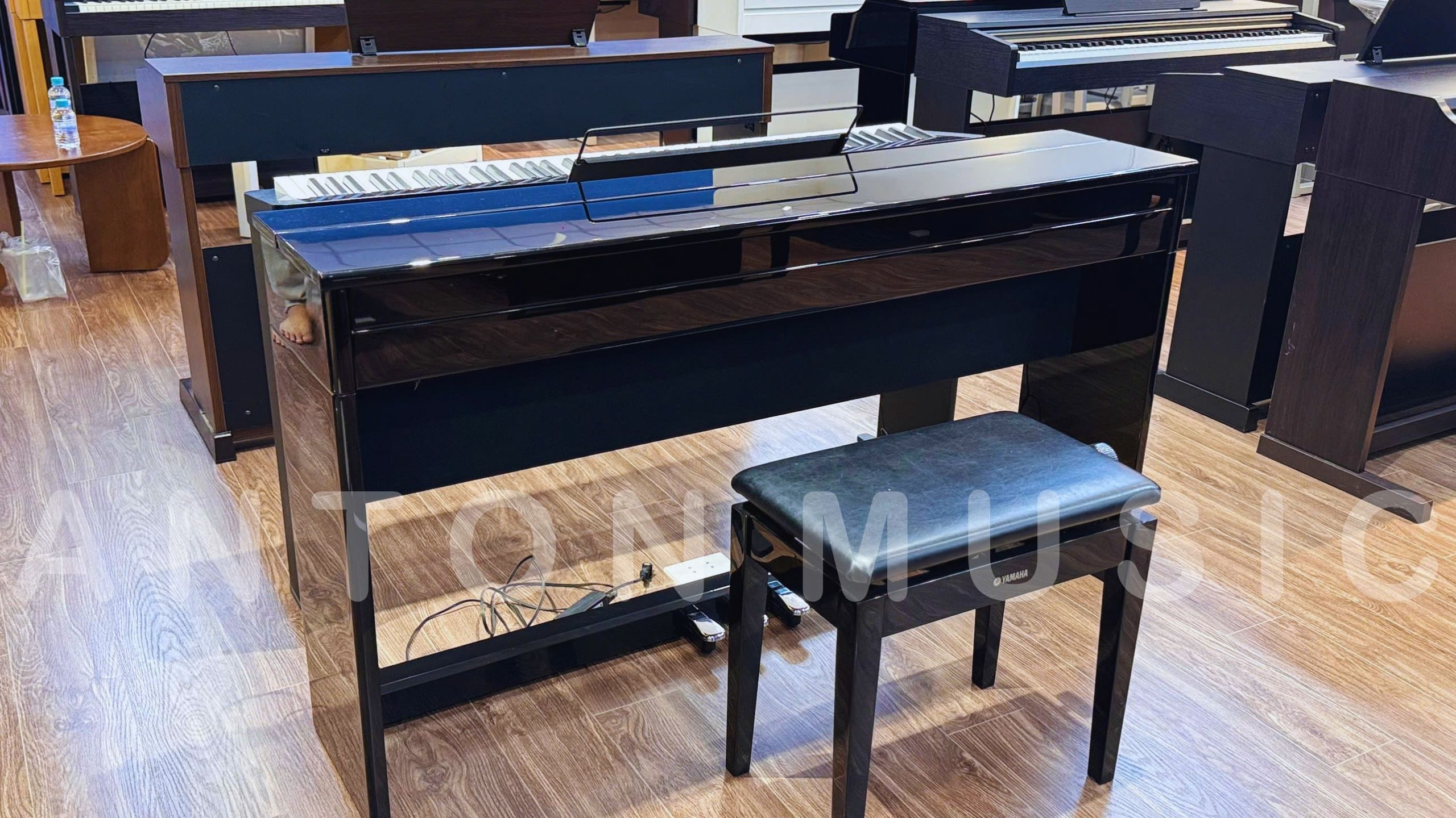 Đàn piano điện Roland DP990 đen bóng (DP-990RF) cao cấp thiết kế nhỏ gọn hiện đại cho căn hộ