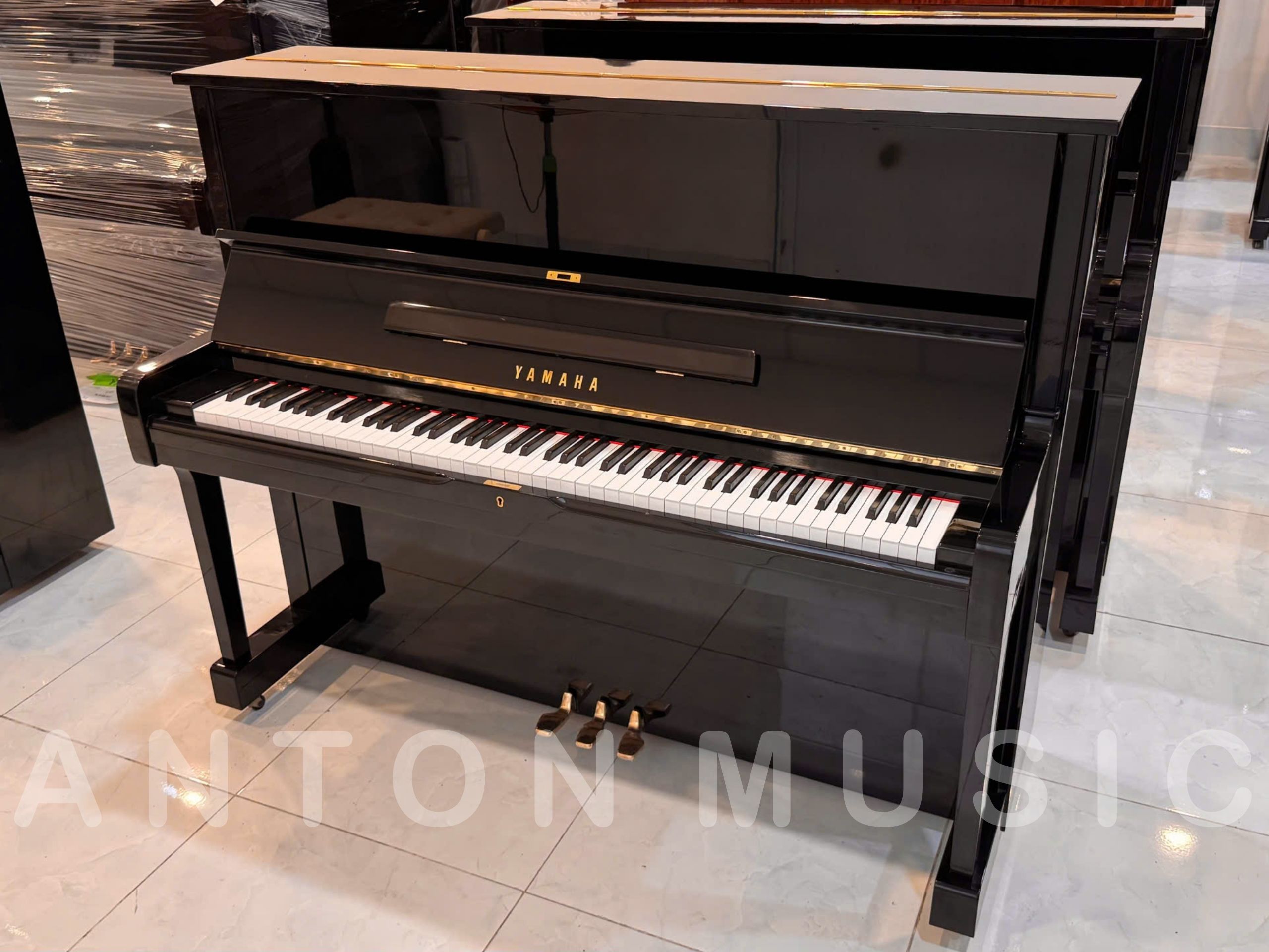 Đàn upright piano Yamaha U1M