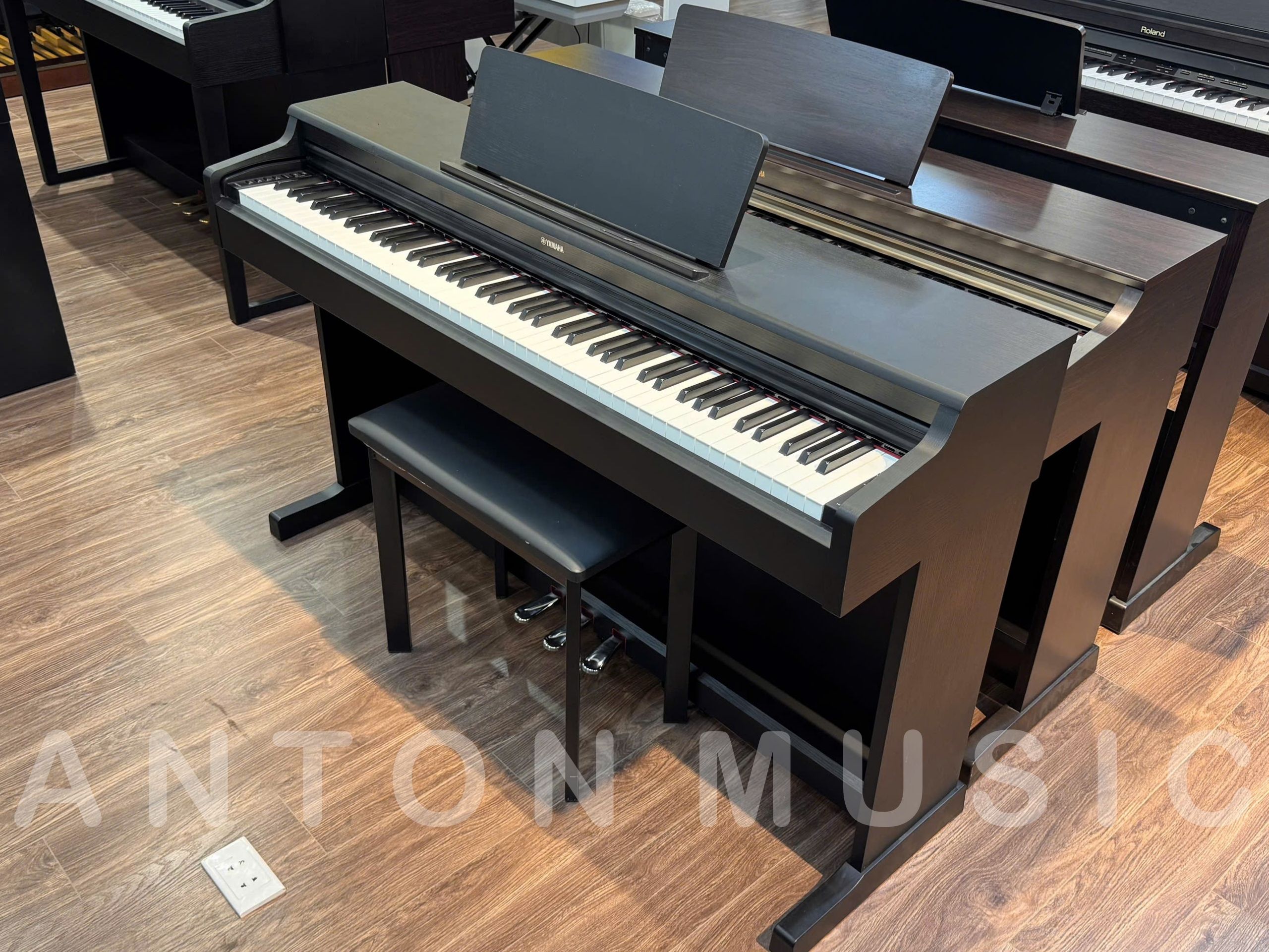 Đàn Piano Yamaha YDP-165B Đen Gỗ (Qua Sử Dụng) ARIUS – Digital