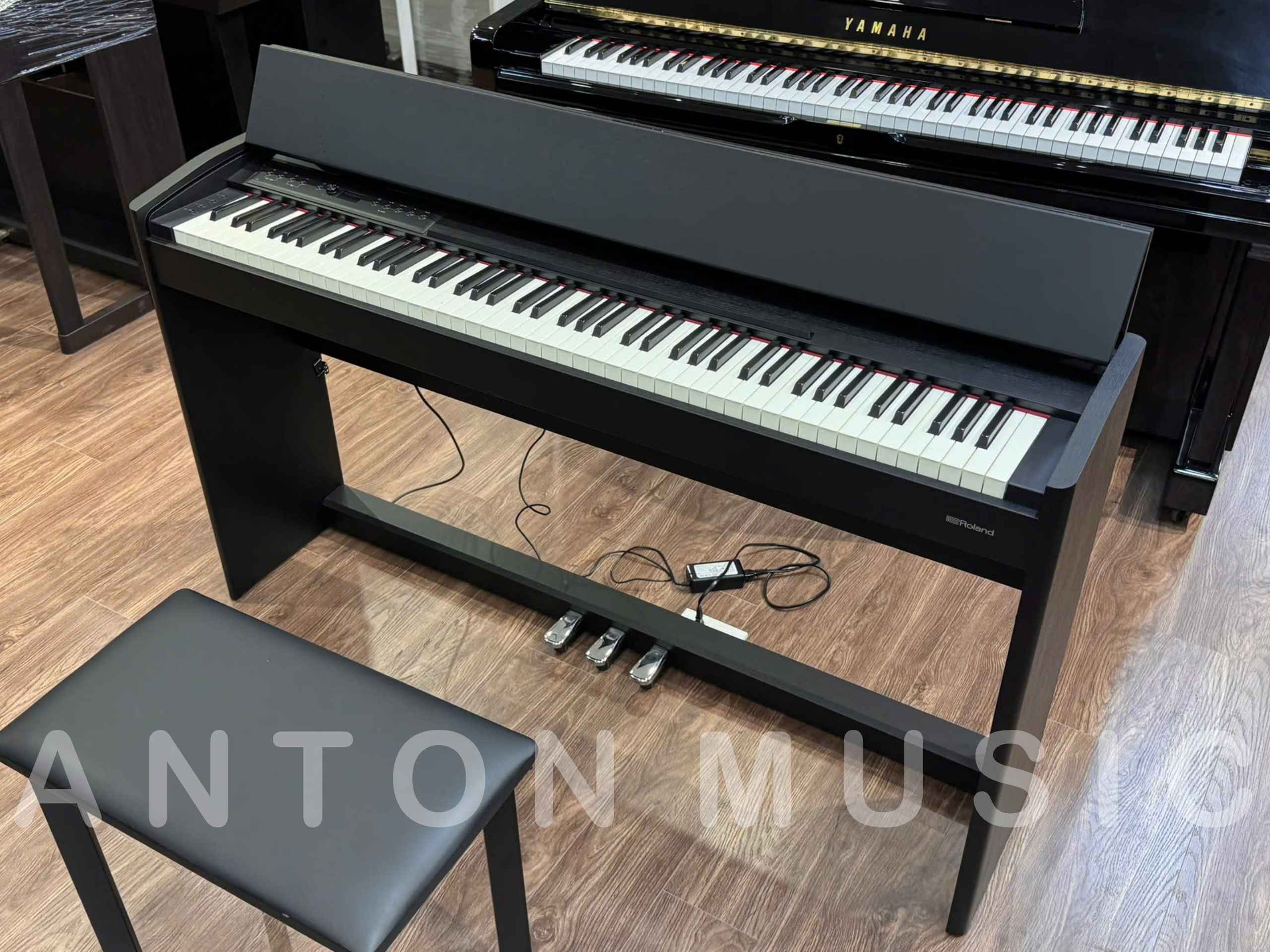 Đàn Piano Roland F701B Đen (Qua Sử Dụng) Thiết Kế Nhỏ Gọn, Có Bluetooth Không Dây – Digital